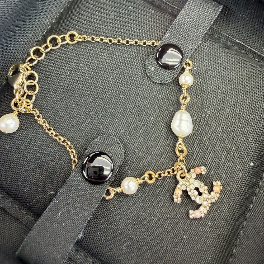 CHANEL Pearl & Crystal Gold Tone Bracelet C20 K - Picture 2 of 13